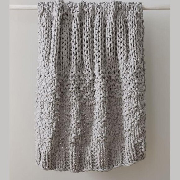 West Elm Colossal Mixed-Knit Throw | 44x56 Frost Gray | NWT - Picture 3 of 7